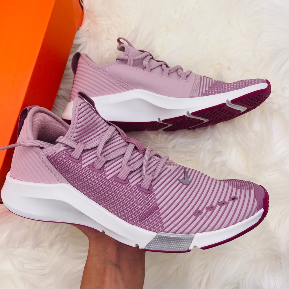 Nike Air Zoom Elevate - Picture 2 of 6